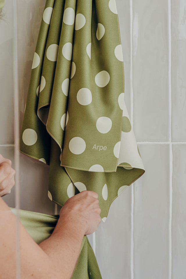 Arpe Circular Olive Green Soft Dots Collection: Microfiber Towels