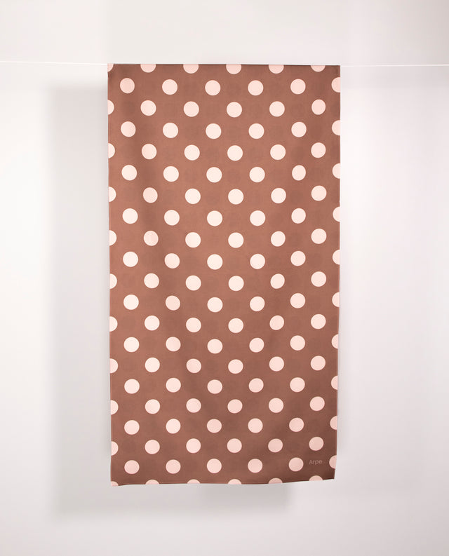 Arpe Circular Chestnut Brown Soft Dots Collection: Microfiber Towels