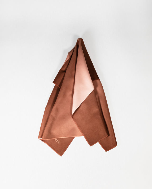 Arpe Circular Chestnut Brown Calm Collection: Microfiber Towels