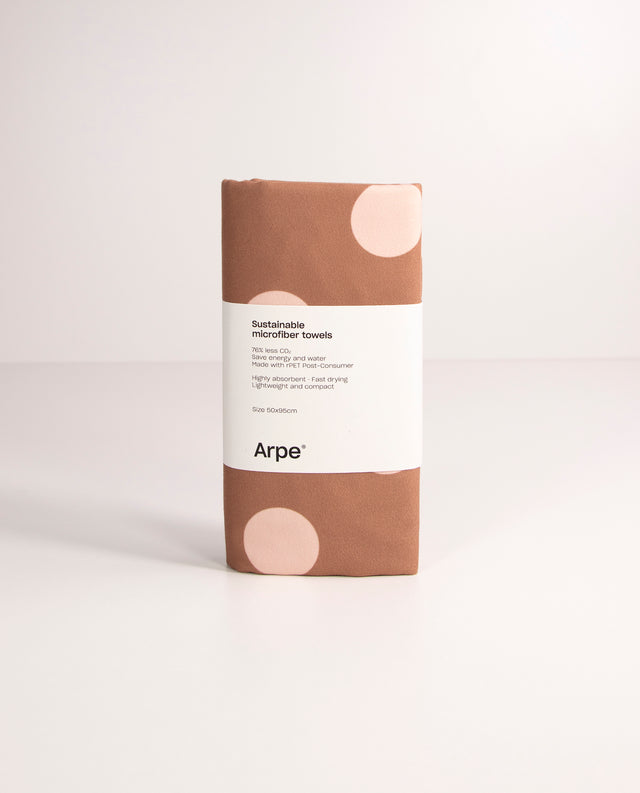 Arpe Circular Chestnut Brown Soft Dots Collection: Double-Sided Microfiber Towels