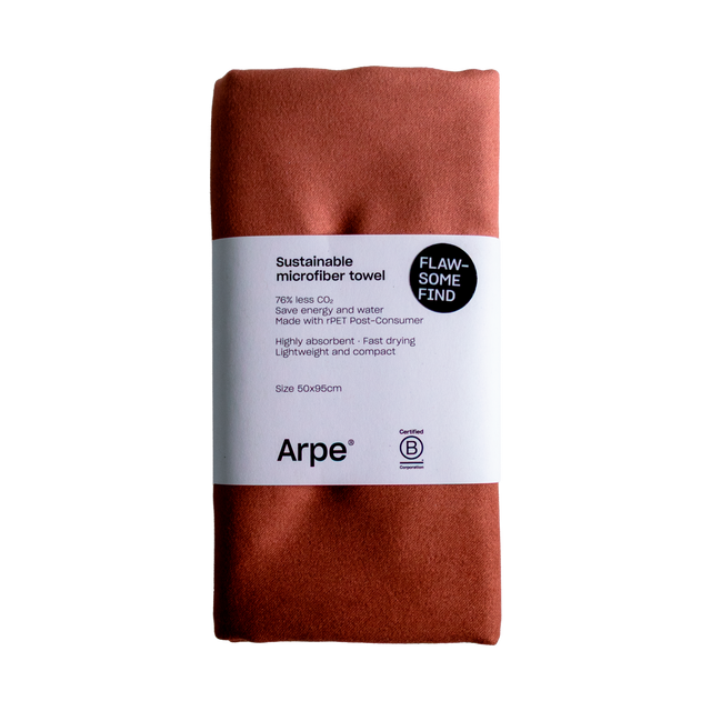 Arpe Circular Chestnut Brown Calm Collection: Microfiber Towels