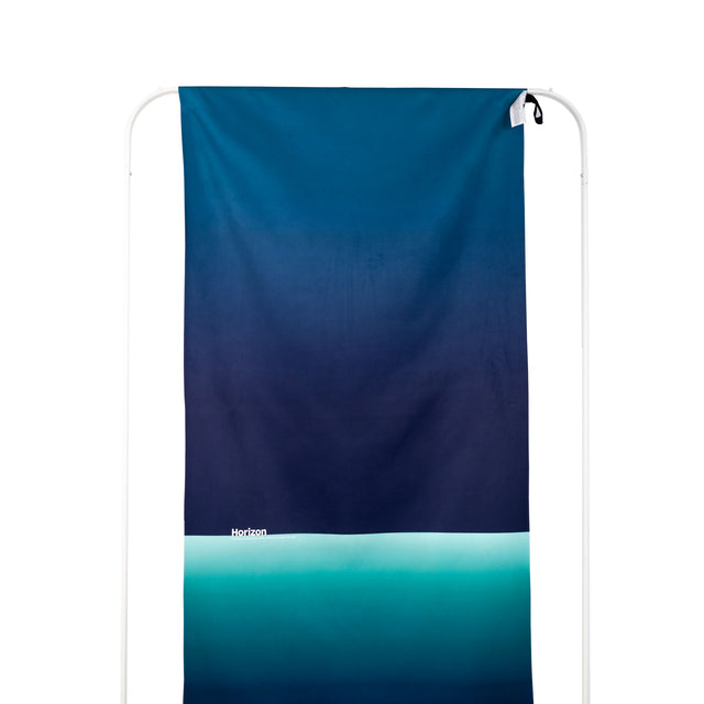 sustainable quick-drying beach towel - toalla sostenible de secado rápido para playa – Horizon Intense Blue