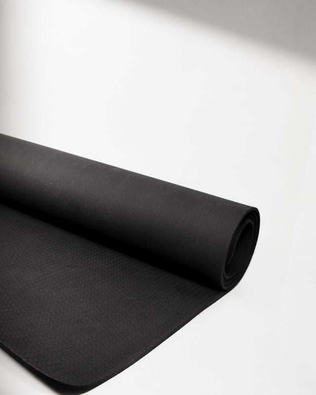 Elevate - Pro Round Mat - Sustainable grippy yoga mat